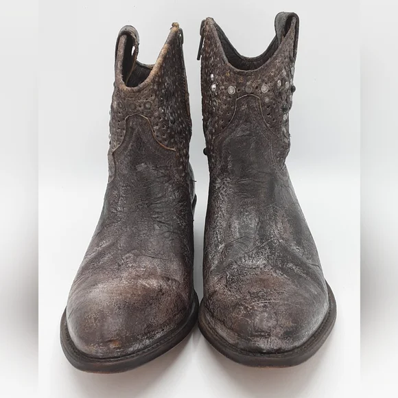 Frye Deborah Studded Metallic Leather Ankle Short Boots. - Picture 11 of 16